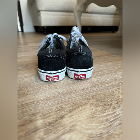 Black and white lace up women’s vans size 7 - Picture 2 of 3